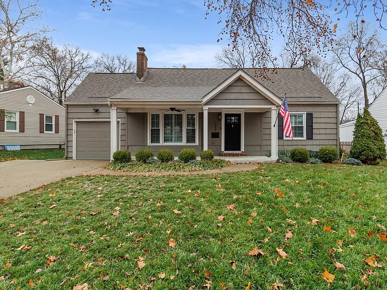7343 Rosewood St — Photo 1