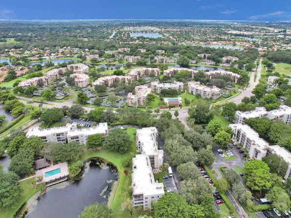 9480 Poinciana Place #304, Davie, FL 33324