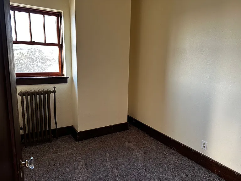 1 N Catlin St — Photo 16