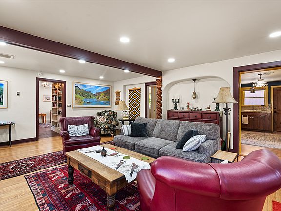 3rd image of 339 1/2 Delgado St