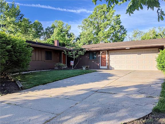 2nd image of 199 Greenbriar Dr