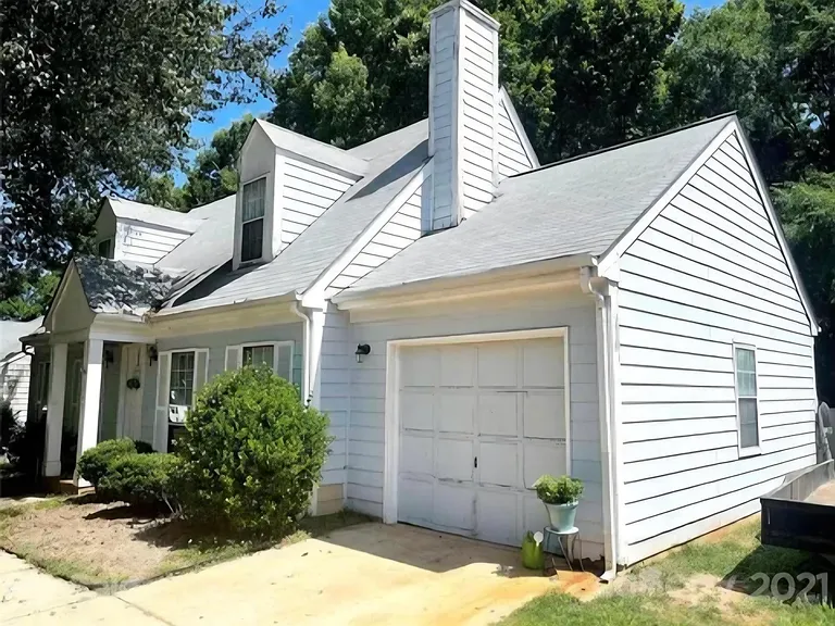 8345 Houndstooth Dr — Photo 2