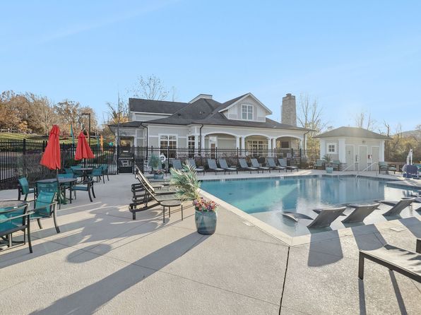 411 Afton Pond Ct #136