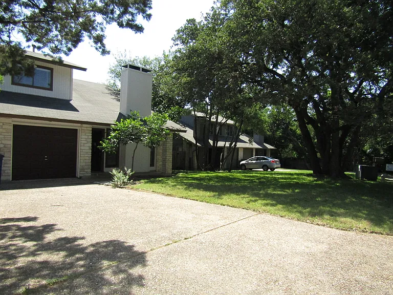 7001 Winedale Dr — Photo 3