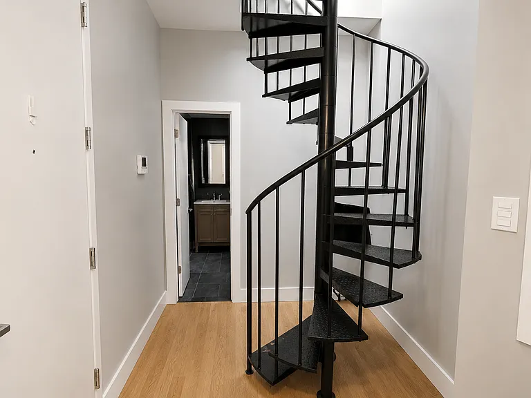 139 Essex St #13 — Photo 7