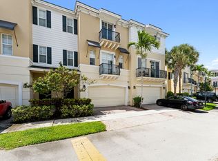 671 NW 38th Cir, Boca Raton, FL 33431