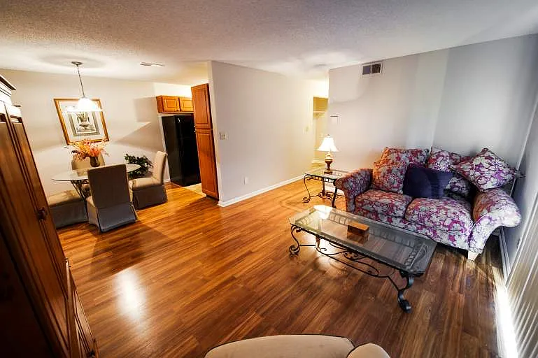 2728 Commonwealth Avenue Charlotte — Photo 1