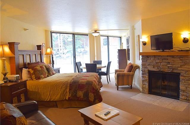 1st image of 1485 Empire Ave #309