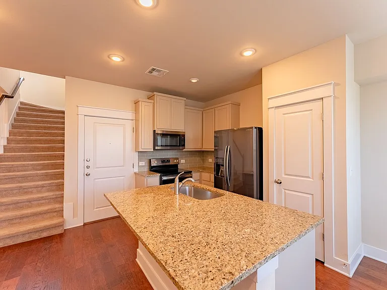 13501 Metric Blvd #46 — Photo 10