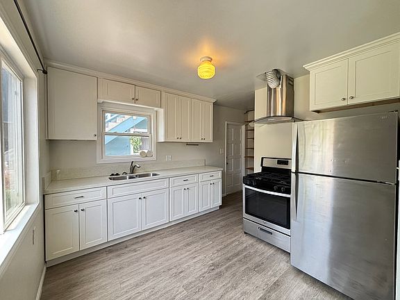 4th image of 4949 Cape May Ave
