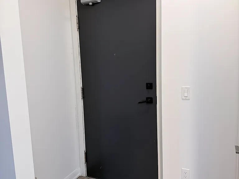 435 Richmond St W #814 — Photo 1