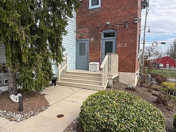 3rd image of 377 W Ridge Pike APT B