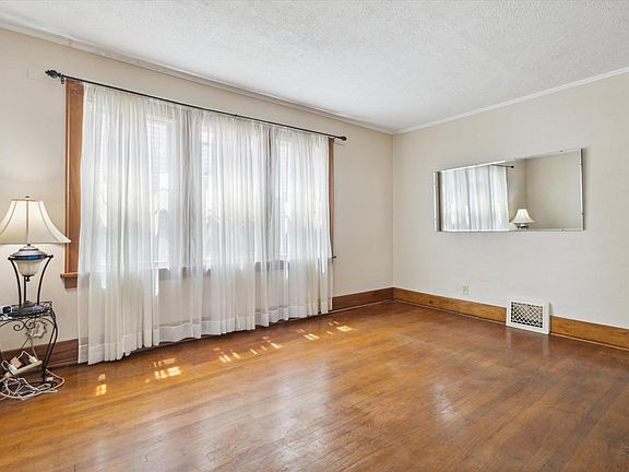 5th image of 2135 Inglewood Pl