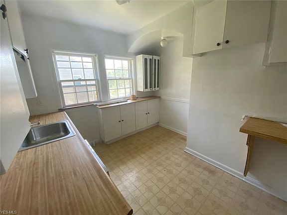 3rd image of 3705 Palmerston Rd #2