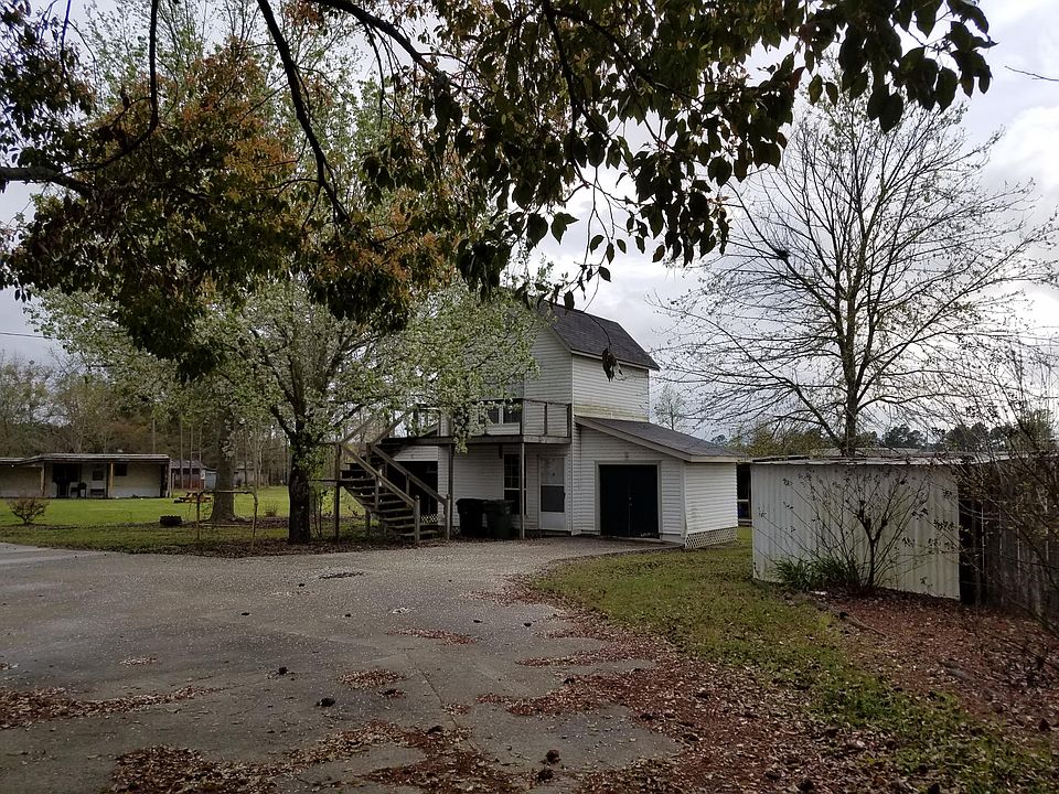 Shed in back of house