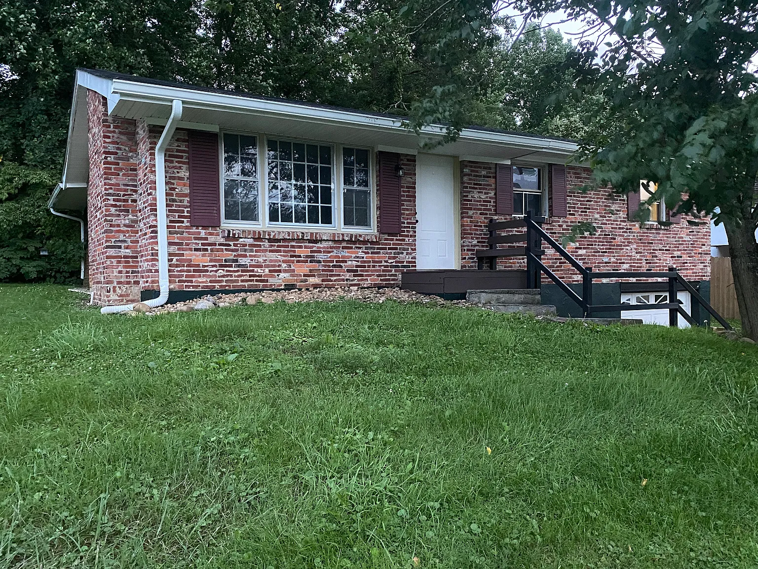 176 Springdale Rd — Photo 1