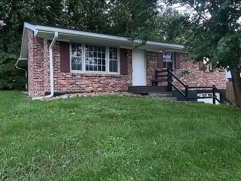 176 Springdale Rd — Photo 2
