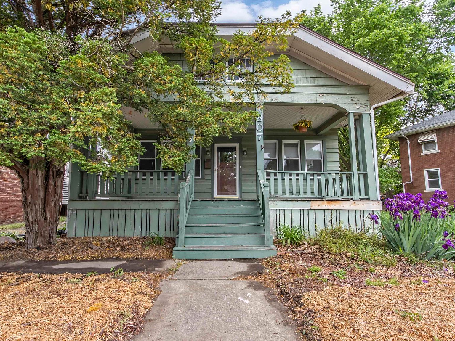 1807 W Main St, Peoria, IL 61606 Zillow