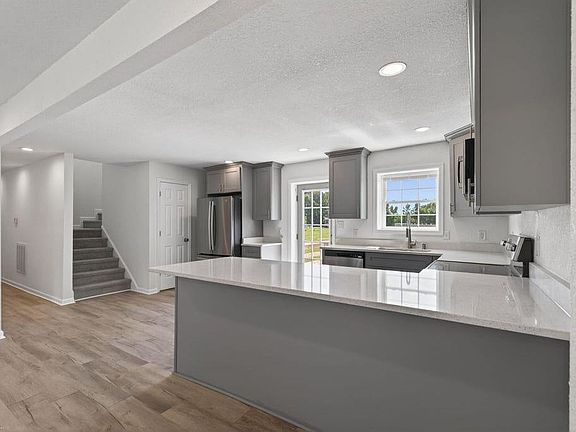 4th image of 9289 Gates Rd