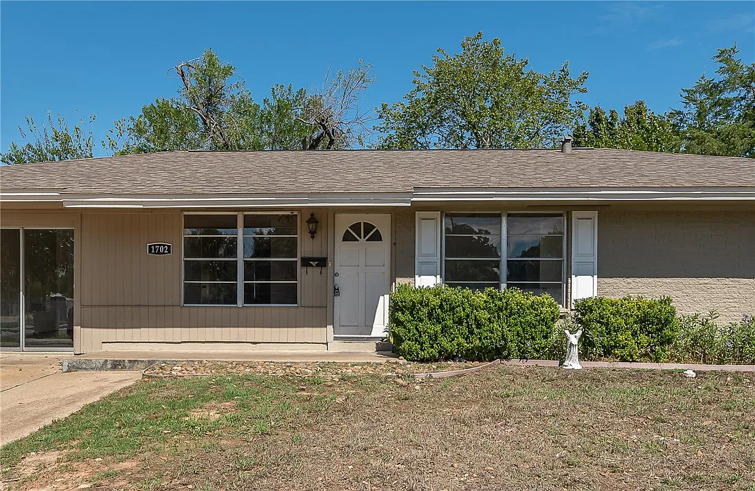 4 bed, 1650 sqft, $1,500 — Photo 2