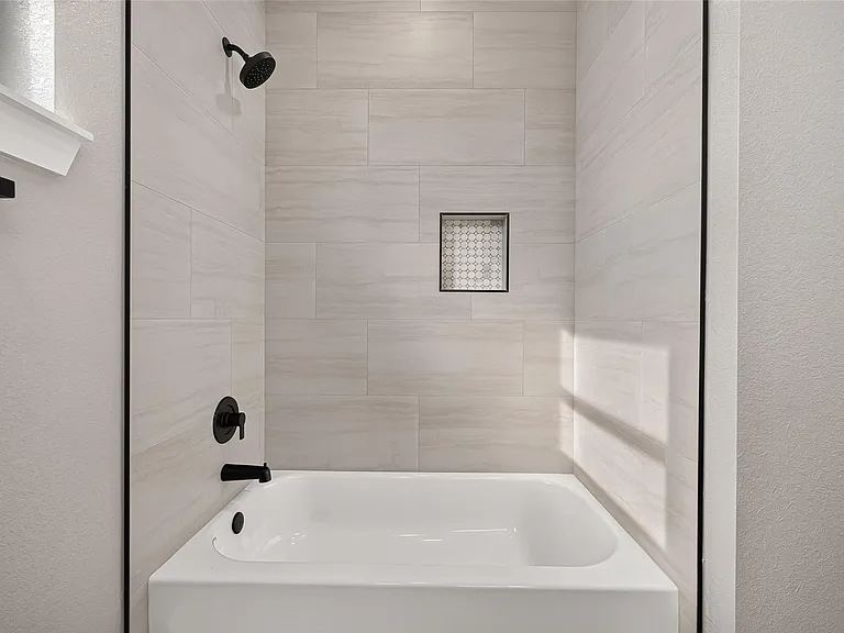 703 Carol Lynn Dr #B — Photo 27