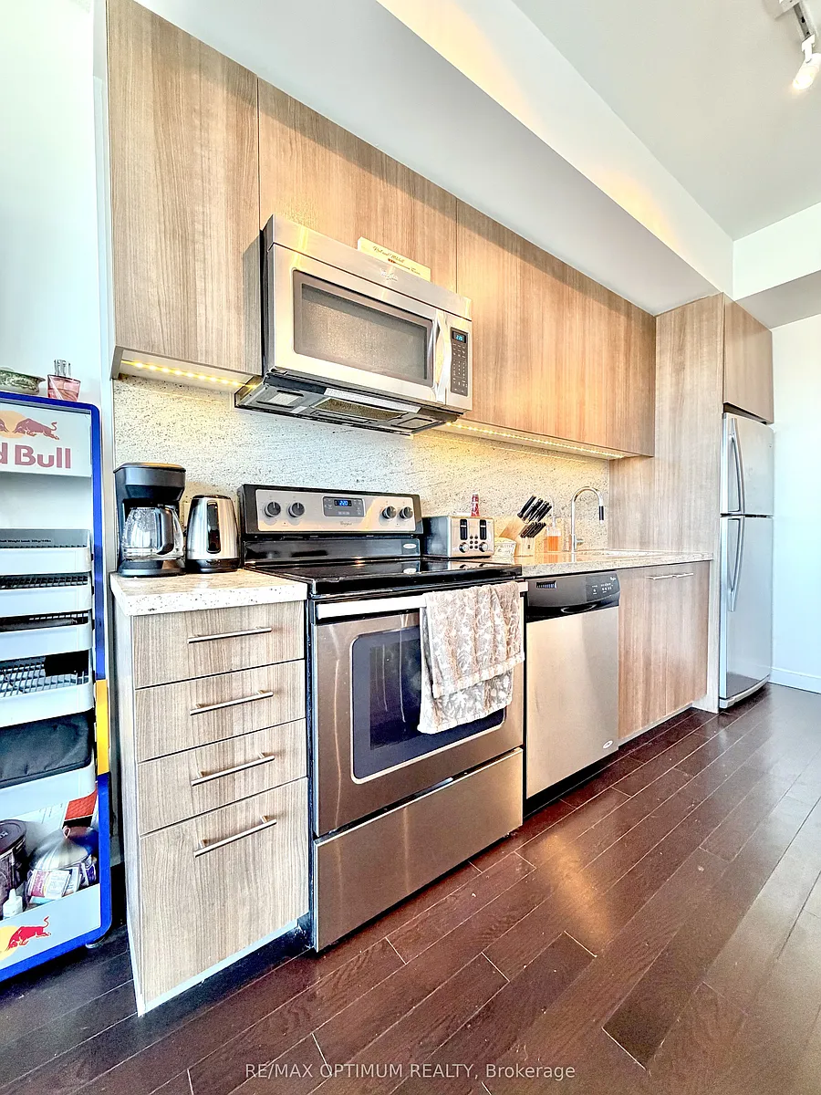 Building Photo - 390 Cherry St #2303