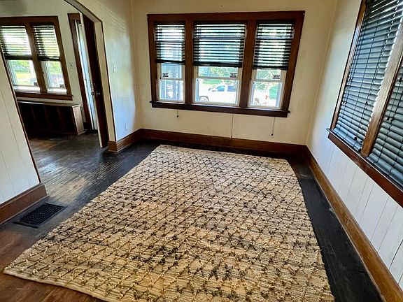2nd image of 2143 Dartmouth Ave