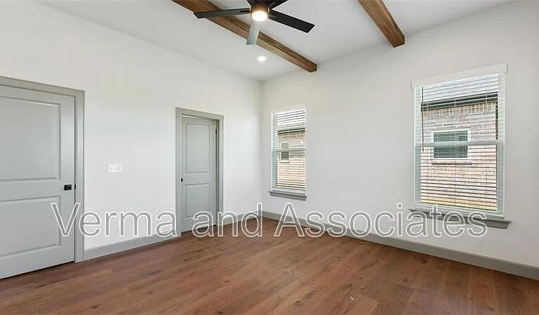 1221 Mammoth St — Photo 14