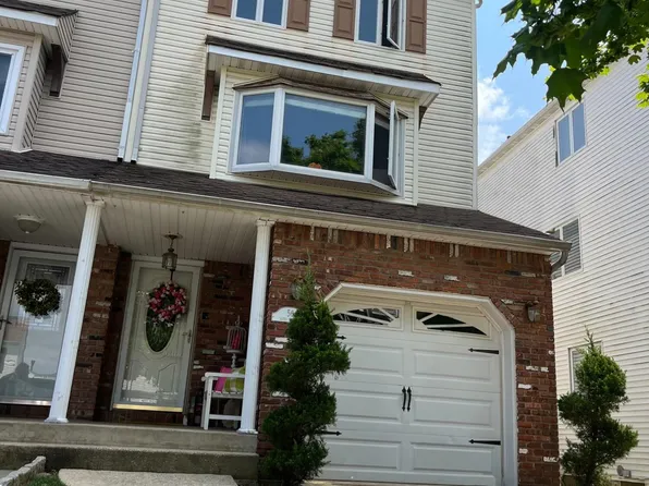 56 Ilyse Ct, Staten Island, NY 10306