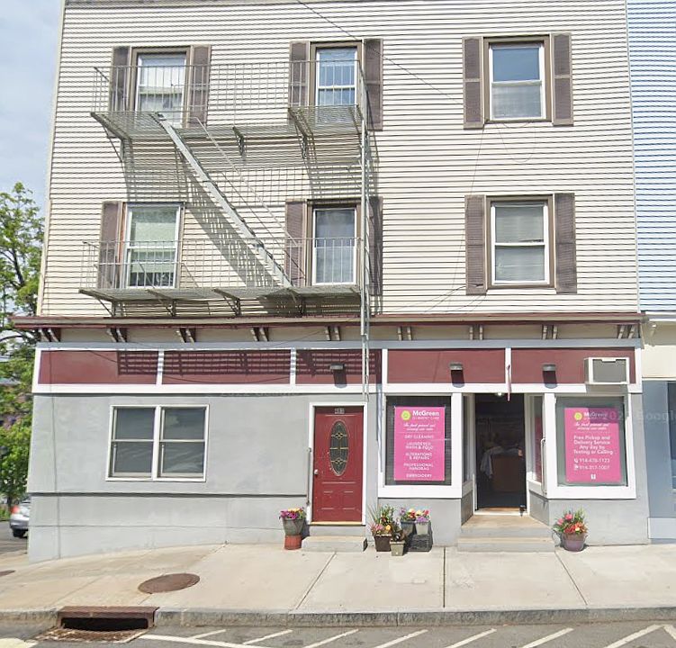 1st image of 487 Warburton Ave Floor 1