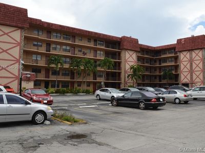 1325 W 68th St APT 221, Hialeah, FL, 33014