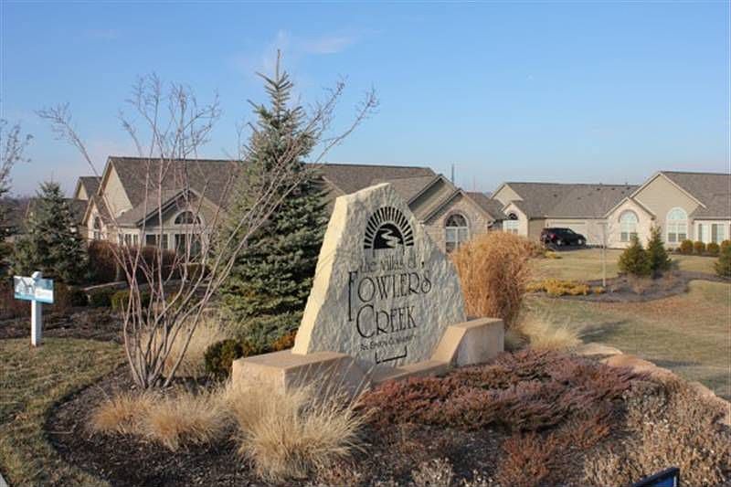 1st image of 9093 Royal Oak Ln