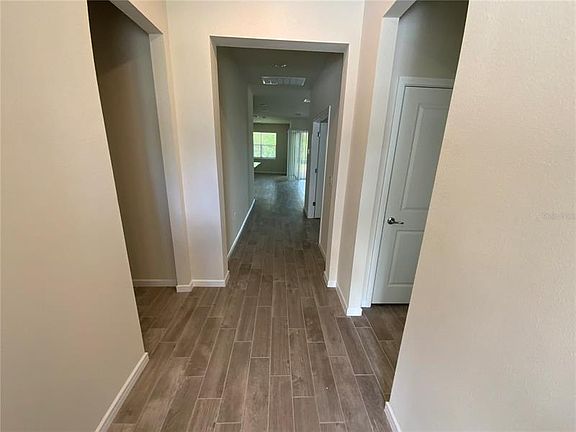 3rd image of 2454 Southlawn Ln