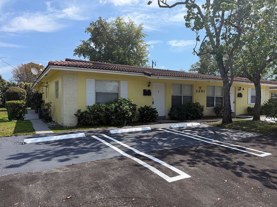 1st image of 3891 Riverside Dr #D