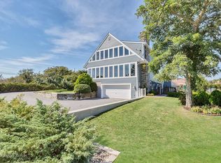 89 Bellhaven Rd, Brookhaven, NY 11719