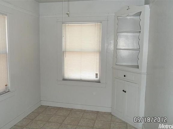 5th image of 124 E Adams St