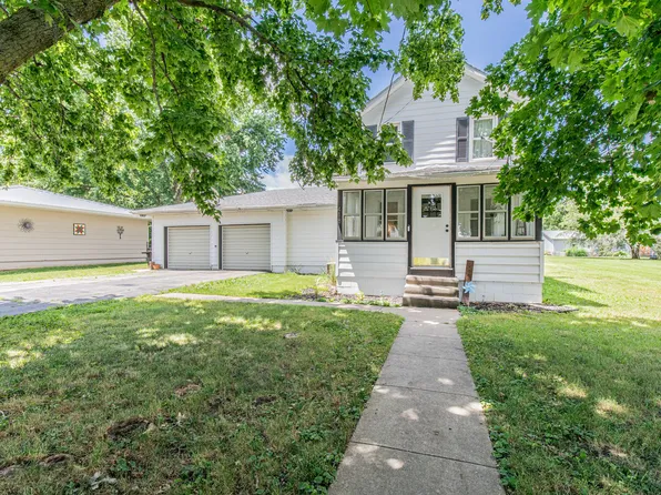 418 Whitver St, Walnut, IL 61376