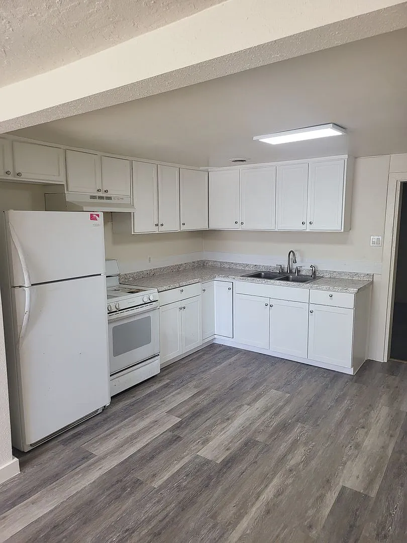 721 Santa Fe Ave SW — Photo 2