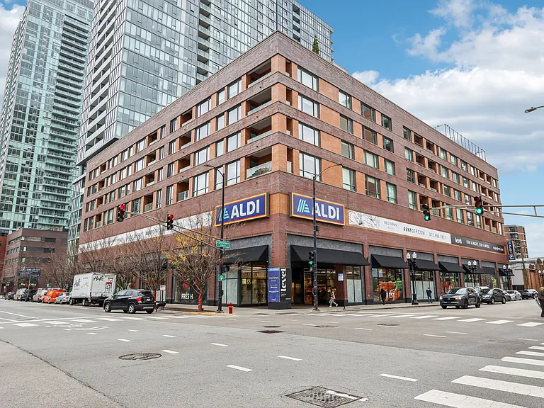 The Oliver on LaSalle — Photo 92