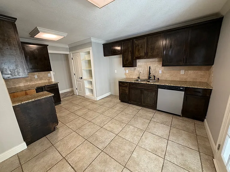 5103 San Antonio Ave — Photo 9