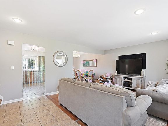 4th image of 230 Watchung Ave