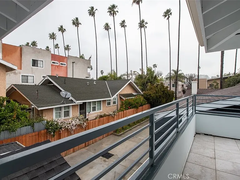 1909 Gardena Ave — Photo 21