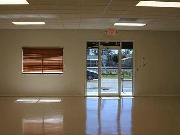 5th image of 4320 W Railroad St