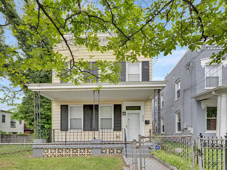 1512 U St SE — Photo 14