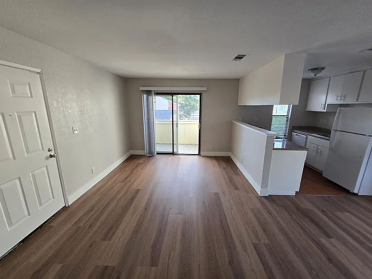 1117 W Swain Rd #18 — Photo 12