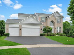 321 Parker Pl, Oswego, IL 60543