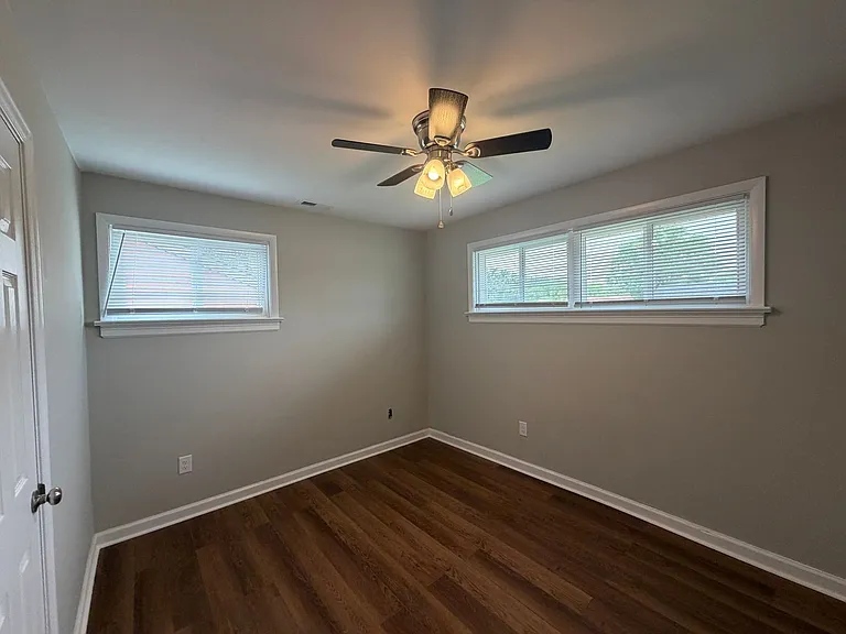 2100 Wright Ave — Photo 8