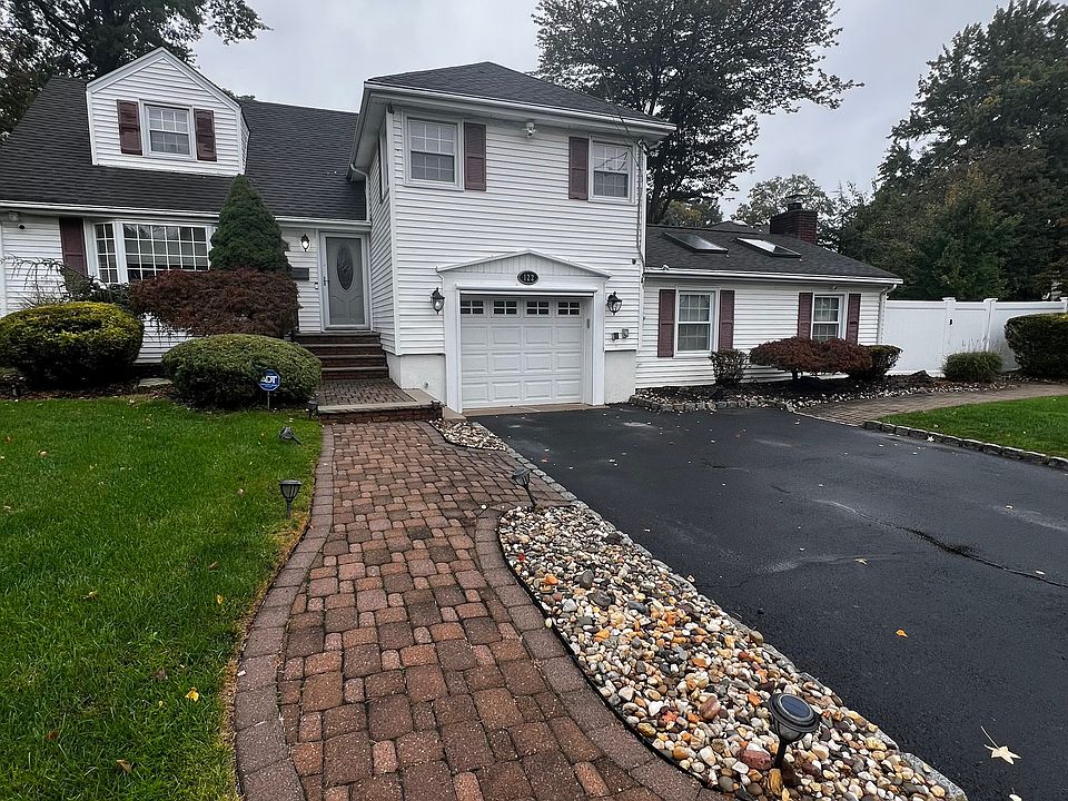 Front of the property on a quite neighborhood