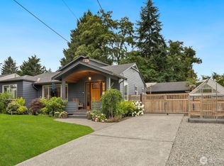 916 NE 117th St, Seattle, WA 98125