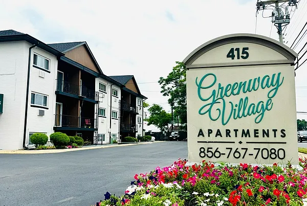 Greenway Village Apartments — Photo 3